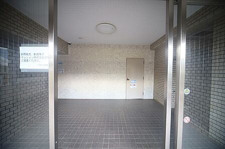 いつも綺麗に保たれております。管理が行き届いたエントランスです♪