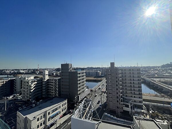 11階部分の東南向きで、陽当り眺望良好となっております♪