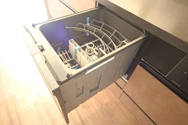 食器洗い乾燥機付きで、洗い物の時間をご家族のお時間に。