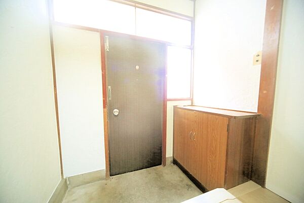 玄関を拡大表示