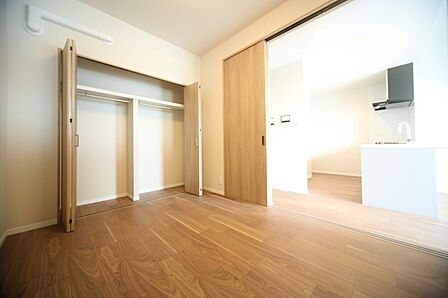 洋室です! 全居室フローリングとなっております♪