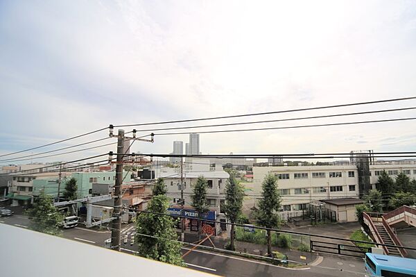 4階部分の南西向きで、陽当り眺望良好となっております♪