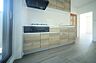 キッチン：新規交換済みのシステムキッチンですので、お料理作りが楽しくなりますね♪