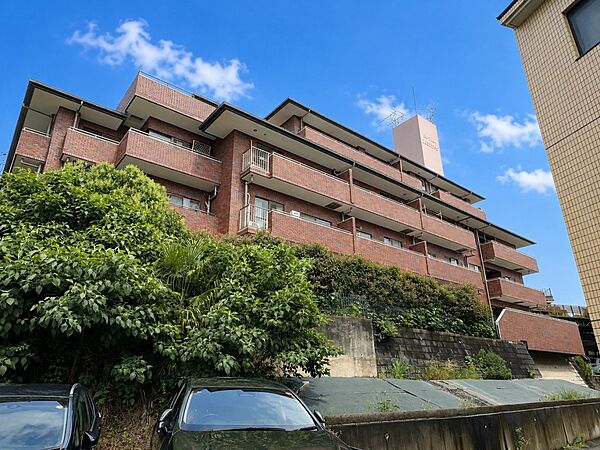東急田園都市線・ブルーライン「あざみ野」駅も、徒歩15分で利用できます！