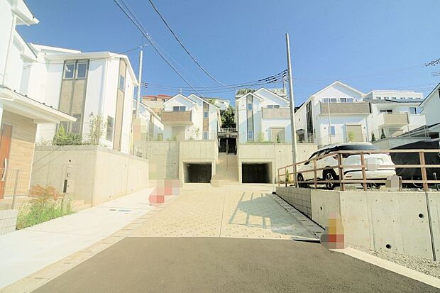 周辺は第1種低層住居専用地域で、閑静な住環境となっております♪