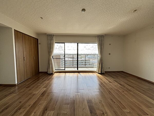 広々ＬＤＫ20．2帖！　2018年10月にリフォーム済みで、綺麗な室内ですね♪