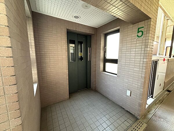 エレベータがございますので、お部屋への移動が安心ですね。