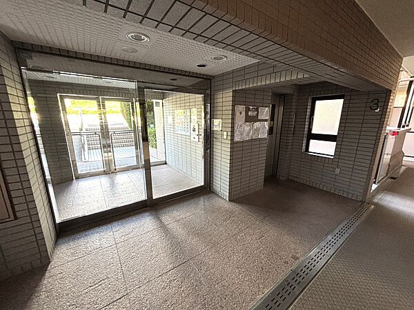 オートロックシステムです！　新耐震基準のマンションです♪