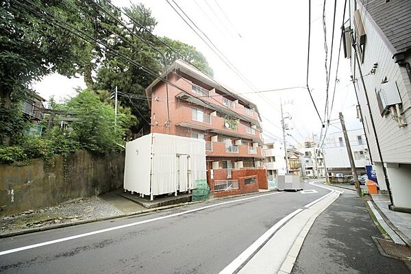 マンションの周辺は、閑静な住環境となっております♪