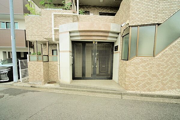 オートロックシステムです！　新耐震基準のマンションです♪