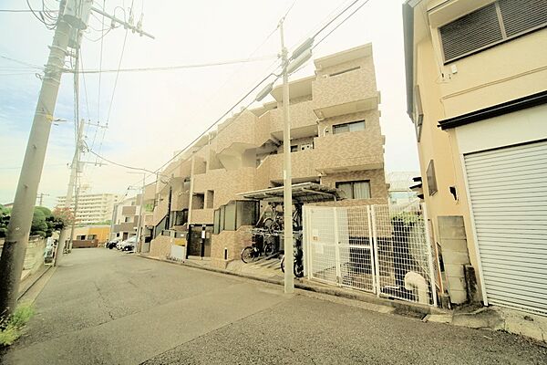 マンションの周辺は、閑静な住環境となっております♪