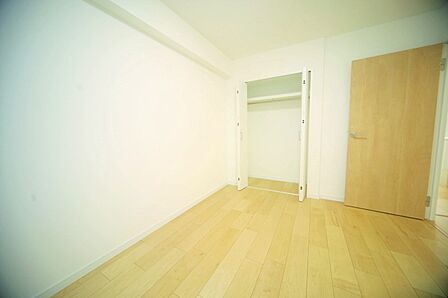 お部屋として使えそうな、サービスルーム5.3帖となっております♪
