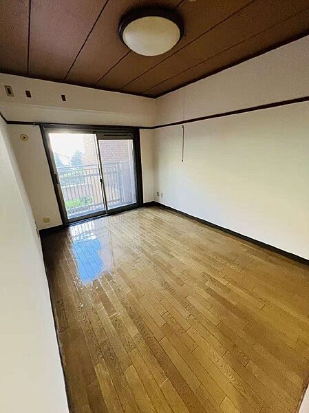 洋室です！　全居室フローリングとなっております♪