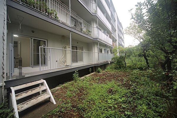 1階部分ですので、広々とした専用庭がございます♪