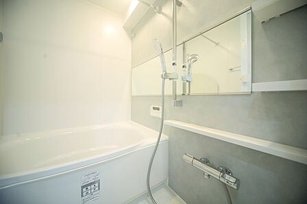 追い焚き機能の有るオートバスで、寛ぎの時間をお過ごしください♪