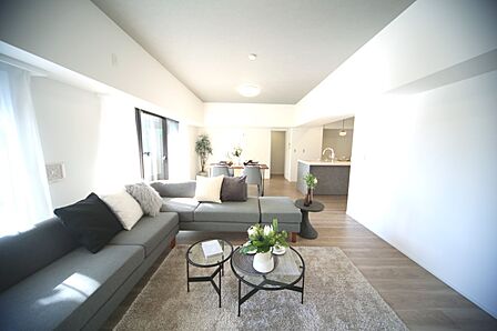ＬＤＫは広々約24．7帖です！　新規リフォーム済みで、気持ち良くご入居頂けます♪