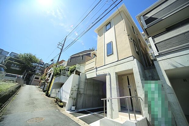 周辺は第1種住居地域で、閑静な住環境となっております♪