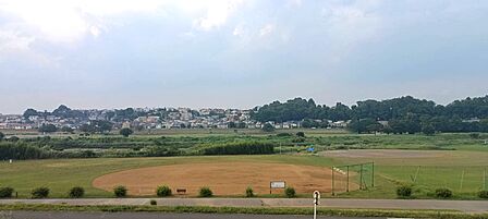 バルコニーは多摩川に面しており、眺望良好でございます♪