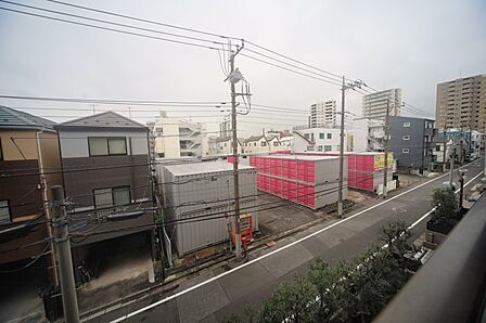 3階部分の東南向きで、陽当り良好となっております♪