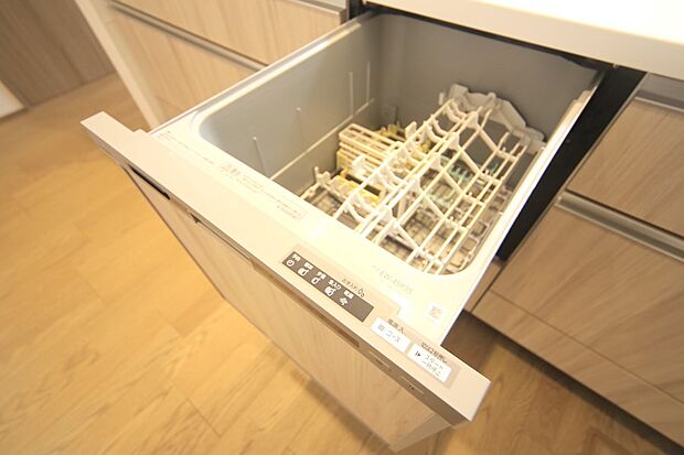 食器洗い乾燥機付きで、洗い物の時間をご家族のお時間に。