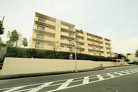 総戸数30戸です! 新耐震基準のマンションとなっております♪