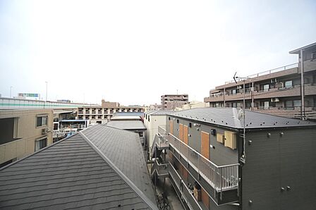 4階部分の南西向きで、陽当り眺望良好となっております♪