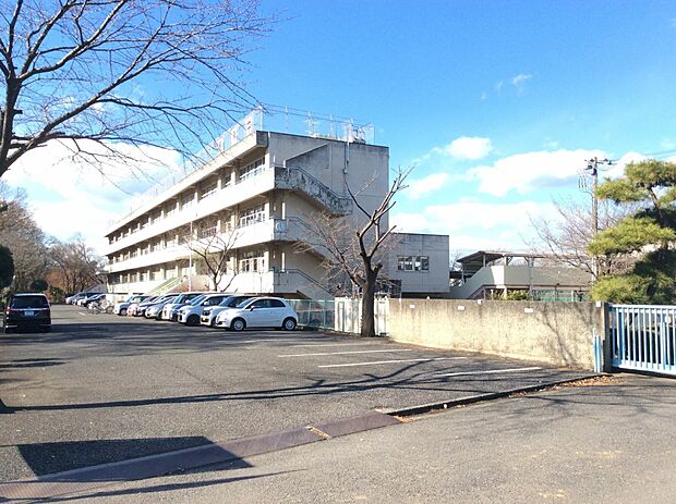 黒須中学校約890m