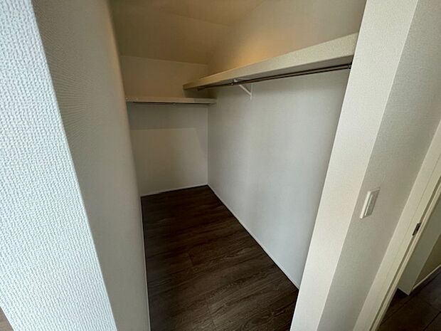 各居室に収納があります