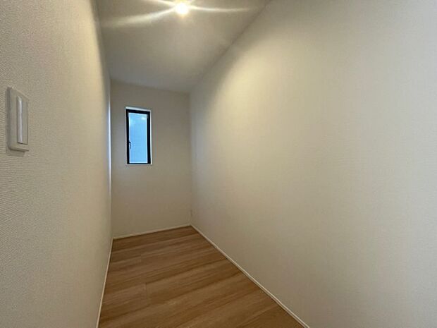 食材の保管などに便利なパントリー