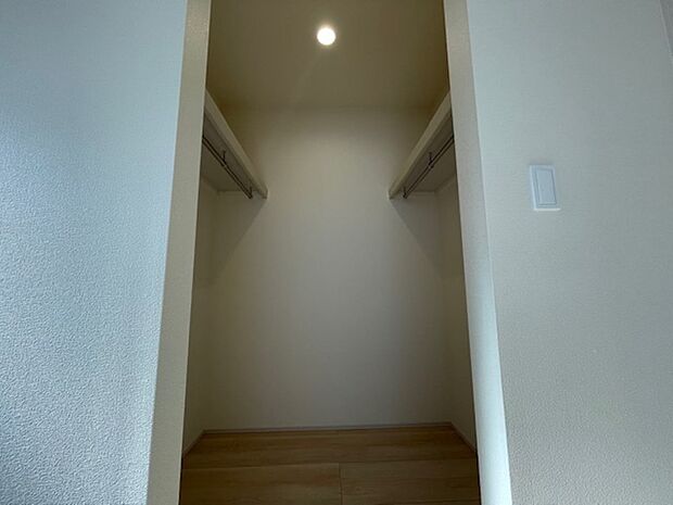 各居室に収納があります