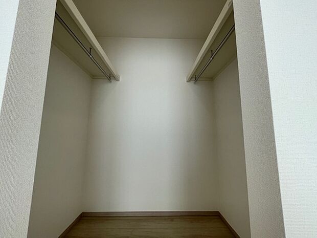 各居室に収納があります