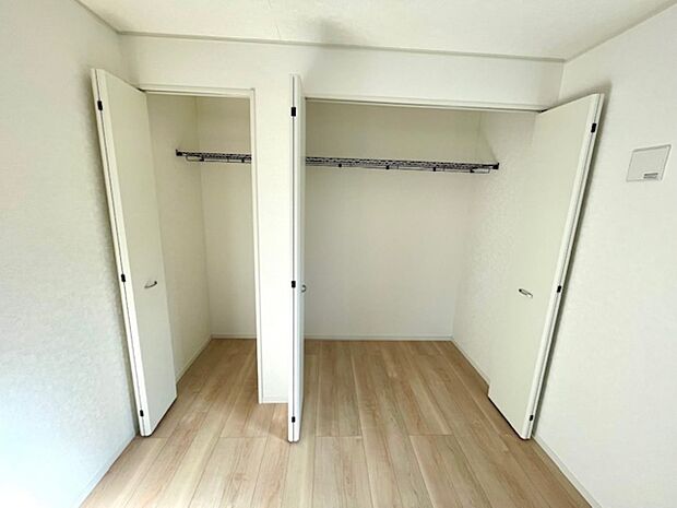 各居室に収納があります
