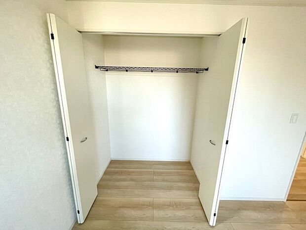各居室に収納があります