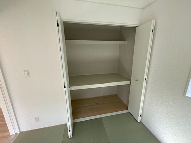 各居室に収納があります
