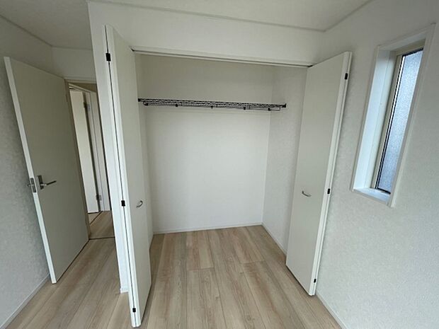 各居室に収納があります