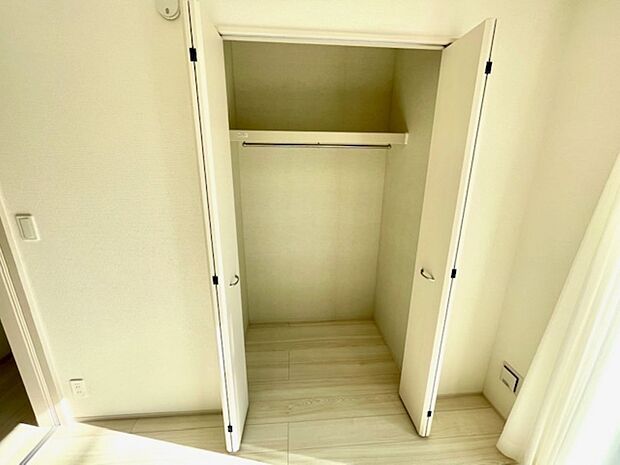 各居室に収納があります