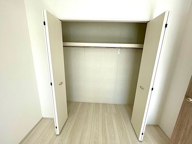 各居室に収納があります