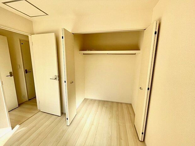 各居室に収納があります