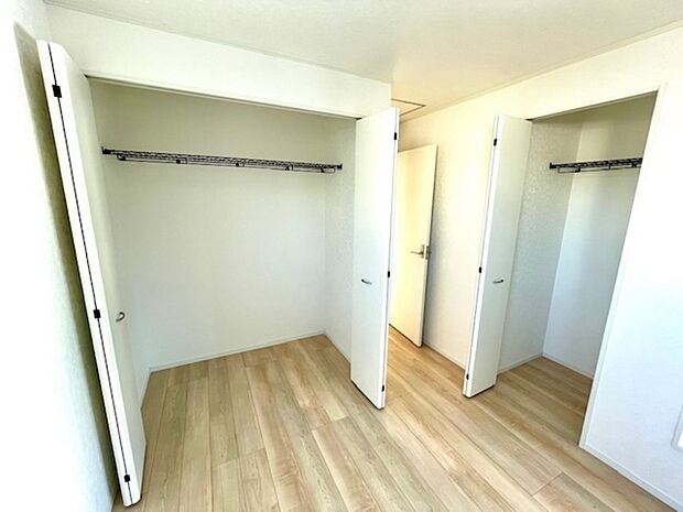 各居室に収納があります