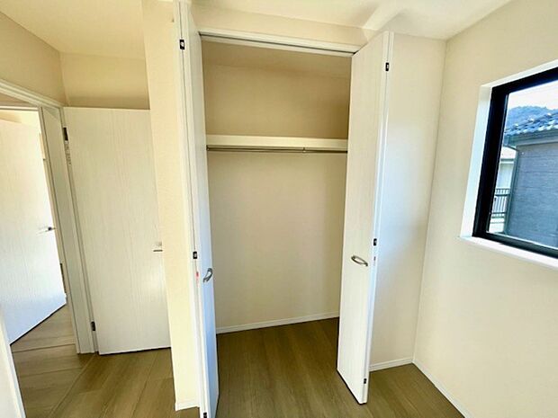 各居室に収納があります