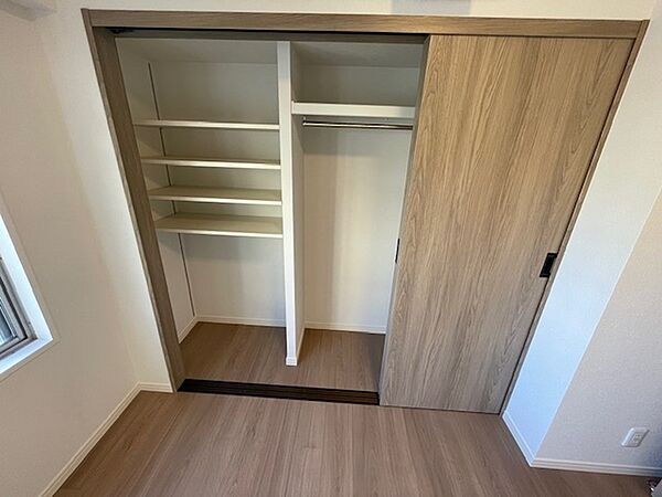 各居室に収納があります