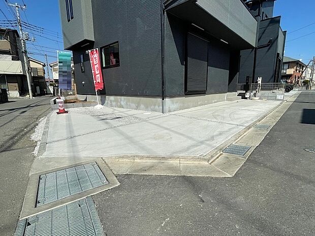 駐車スペースは2台分ございます