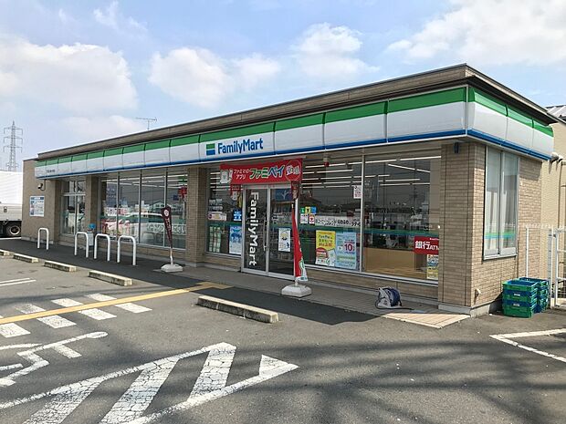 ファミリーマート16号小谷田店約550ｍ