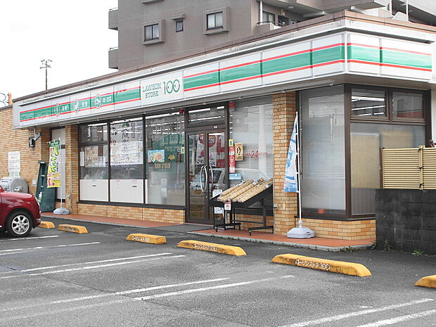 ローソンストア100入間下藤沢店約280m