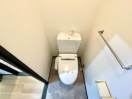 ウォシュレットつきのトイレです