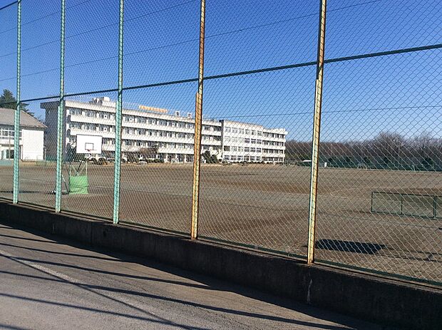 東町中学校約370ｍ