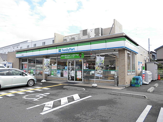 ファミリーマート入間東町店約810ｍ