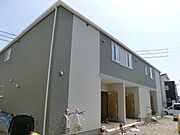 安岡駅よりバス2分 徒歩8分 築4年2ヶ月 2階建の賃貸物件