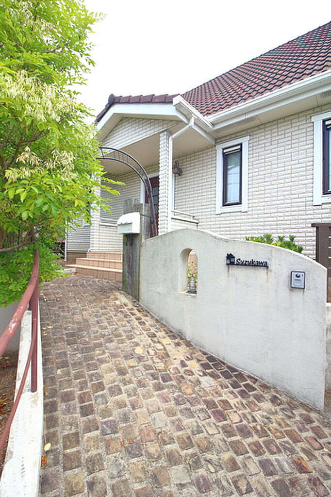 Image 4