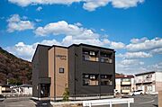  築1年5ヶ月 2階建の賃貸物件